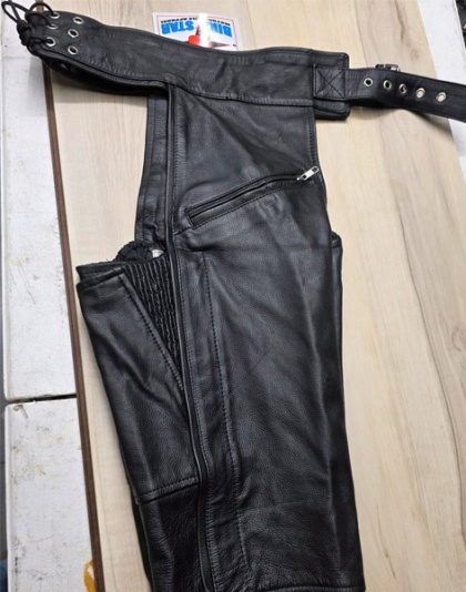 MC925 - Natural Leather 4 Snaps Chaps