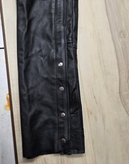 MC925 - Natural Leather 4 Snaps Chaps